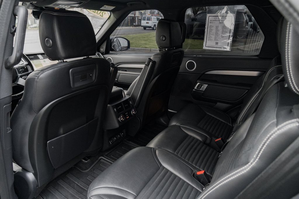 Used 2021 Land Rover Discovery S R-Dynamic AWD/4WD image 26