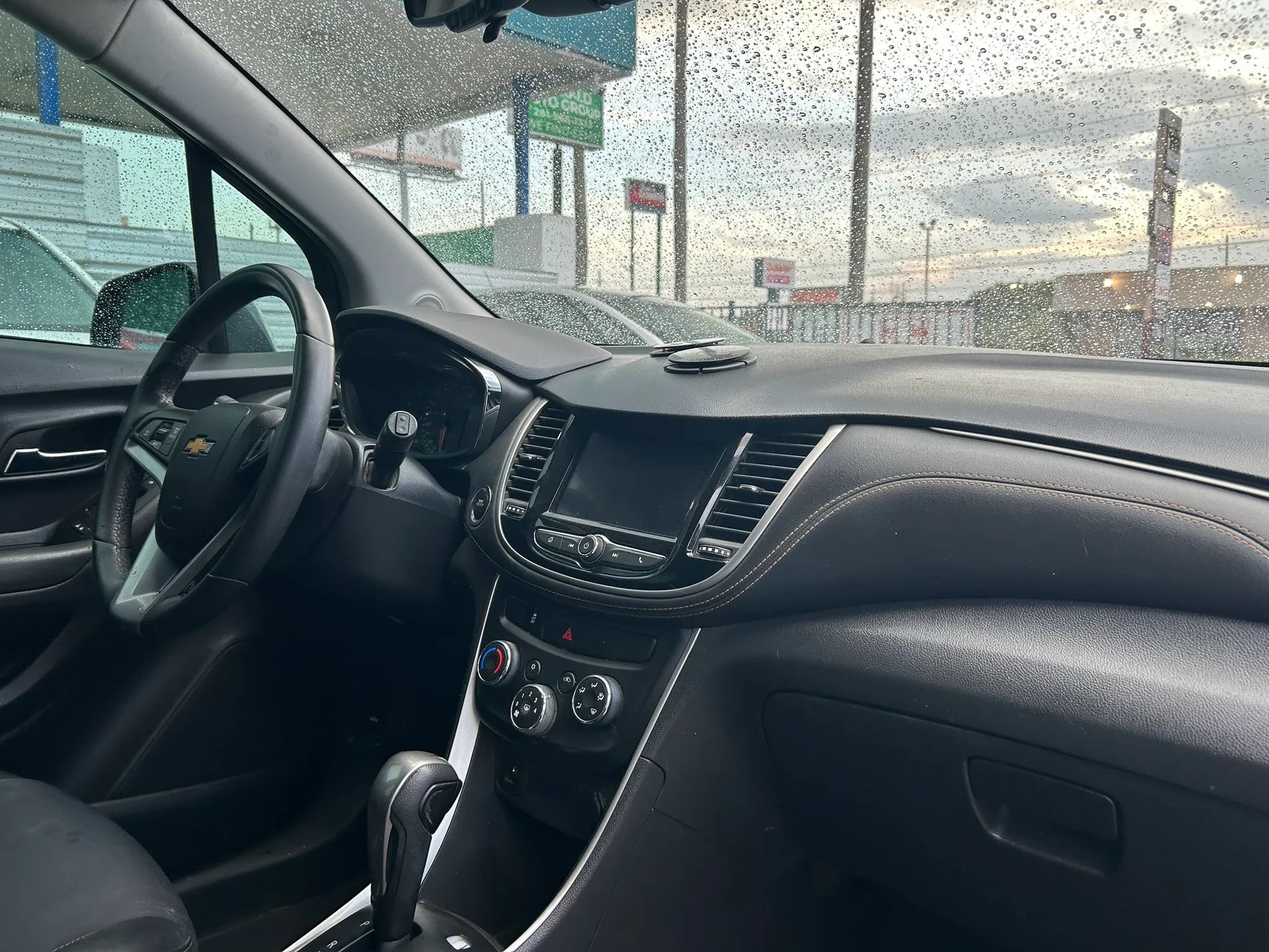 Used 2021 Chevrolet Trax LT w/ Sport Edition FWD image 15