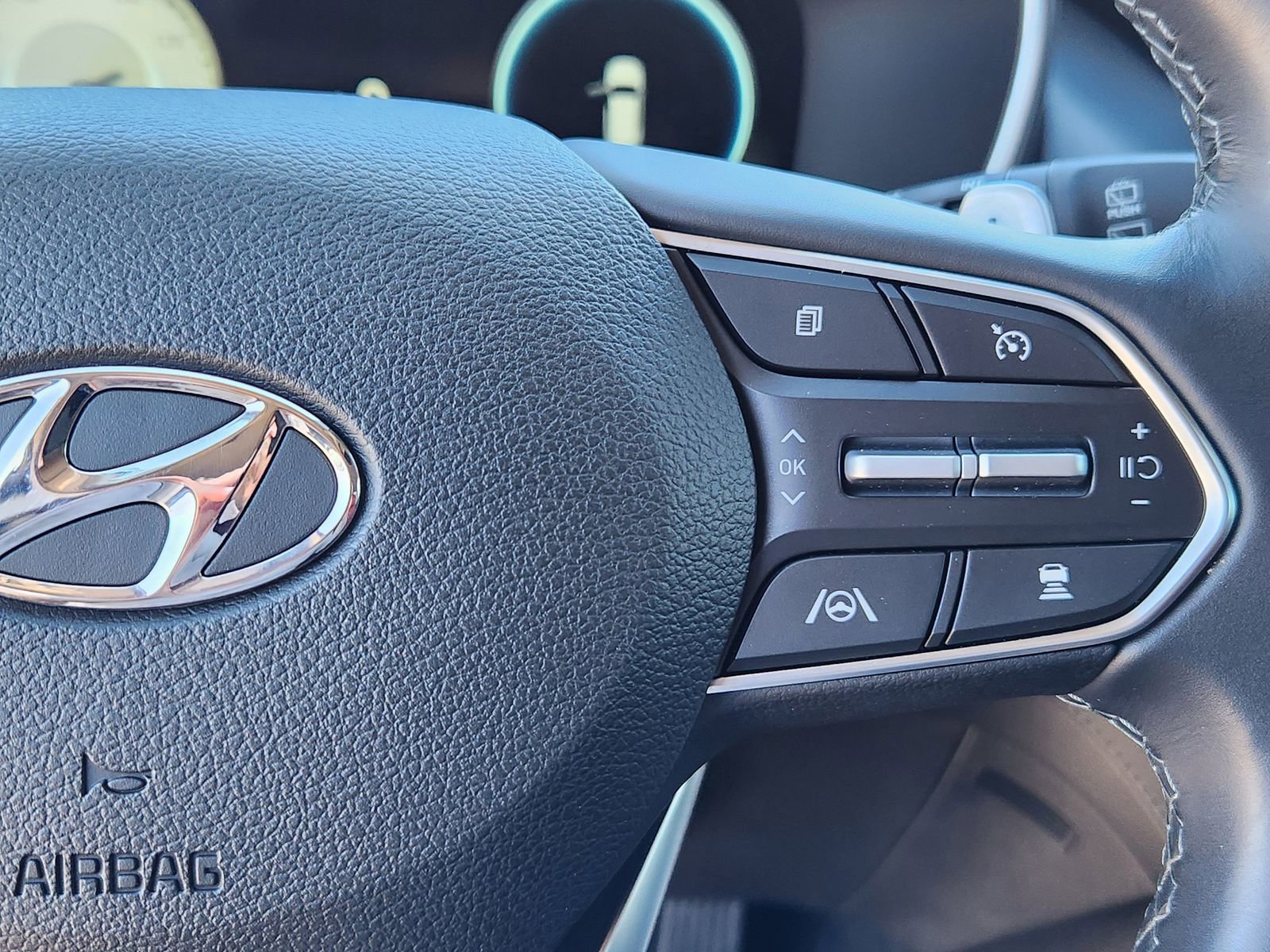 Used 2023 Hyundai Santa Fe SEL w/ Premium Package image 21