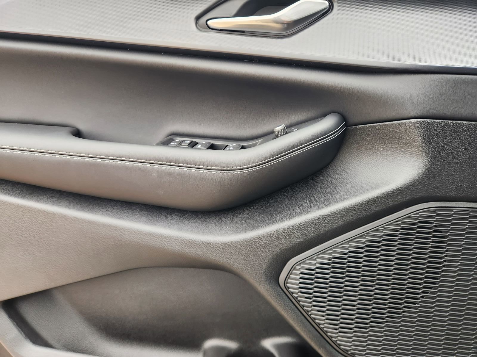 New 2025 Jeep Grand Cherokee Laredo X image 18