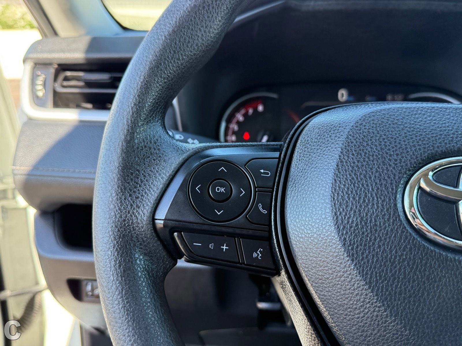 Used 2024 Toyota RAV4 LE image 27