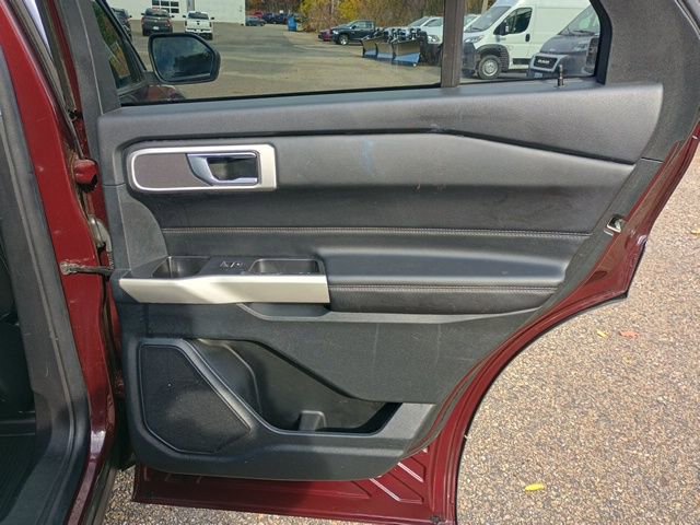 Used 2022 Ford Explorer XLT w/ Equipment Group 202A image 16