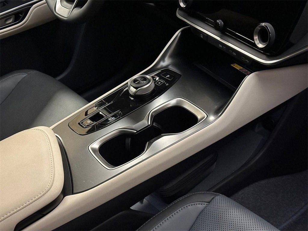 Used 2024 Lexus RZ 300e Premium image 17