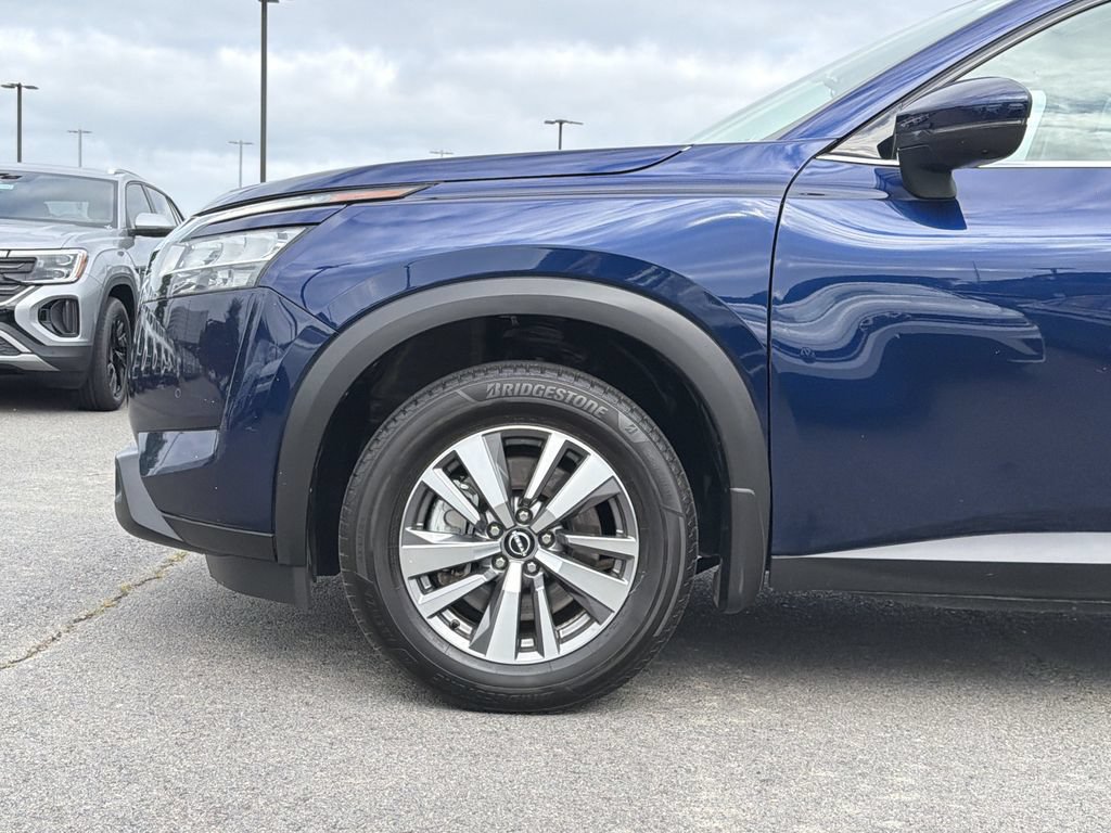 Used 2022 Nissan Pathfinder SL AWD/4WD image 9