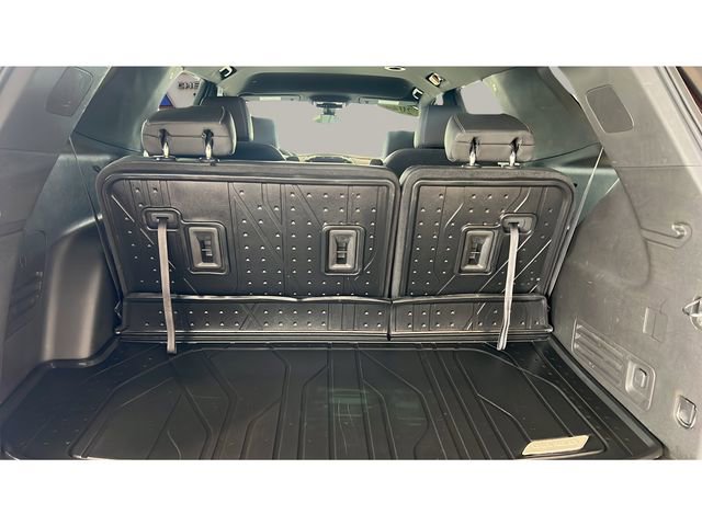 Used 2023 Chevrolet Traverse LT w/ LPO, Floor Liner Package image 22