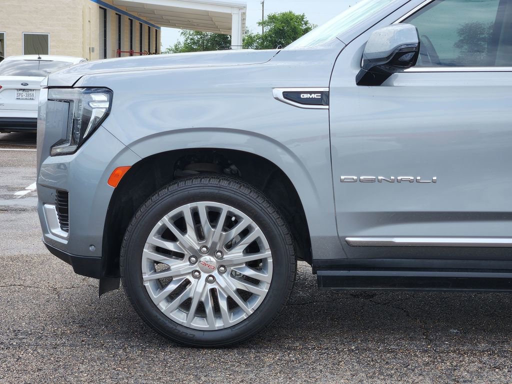 Used 2024 GMC Yukon XL Denali w/ Advanced Technology Package RWD image 9