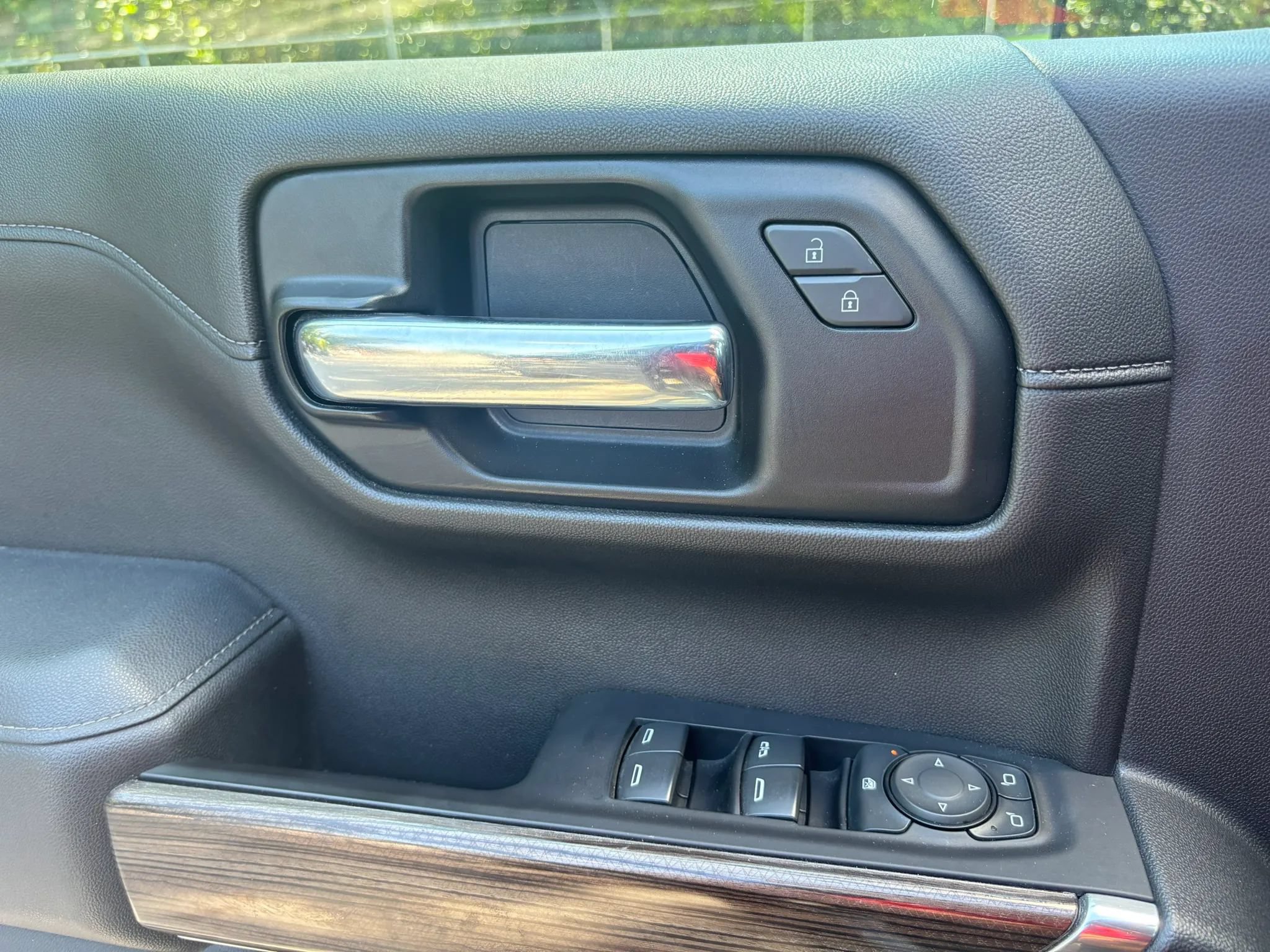 Used 2019 Chevrolet Silverado 1500 LT w/ All-Star Edition AWD/4WD image 25