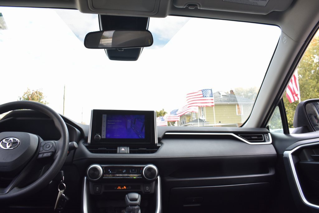 Used 2025 Toyota RAV4 LE image 32