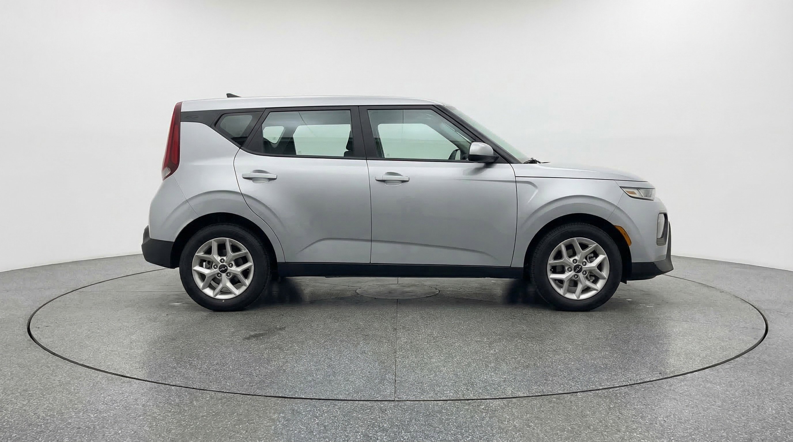 Used 2025 Kia Soul LX w/ LX Technology Package image 11