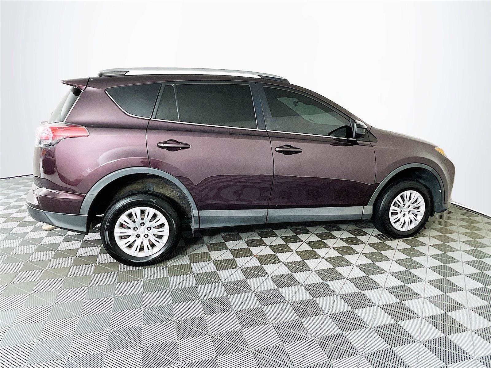 Used 2017 Toyota RAV4 LE image 11