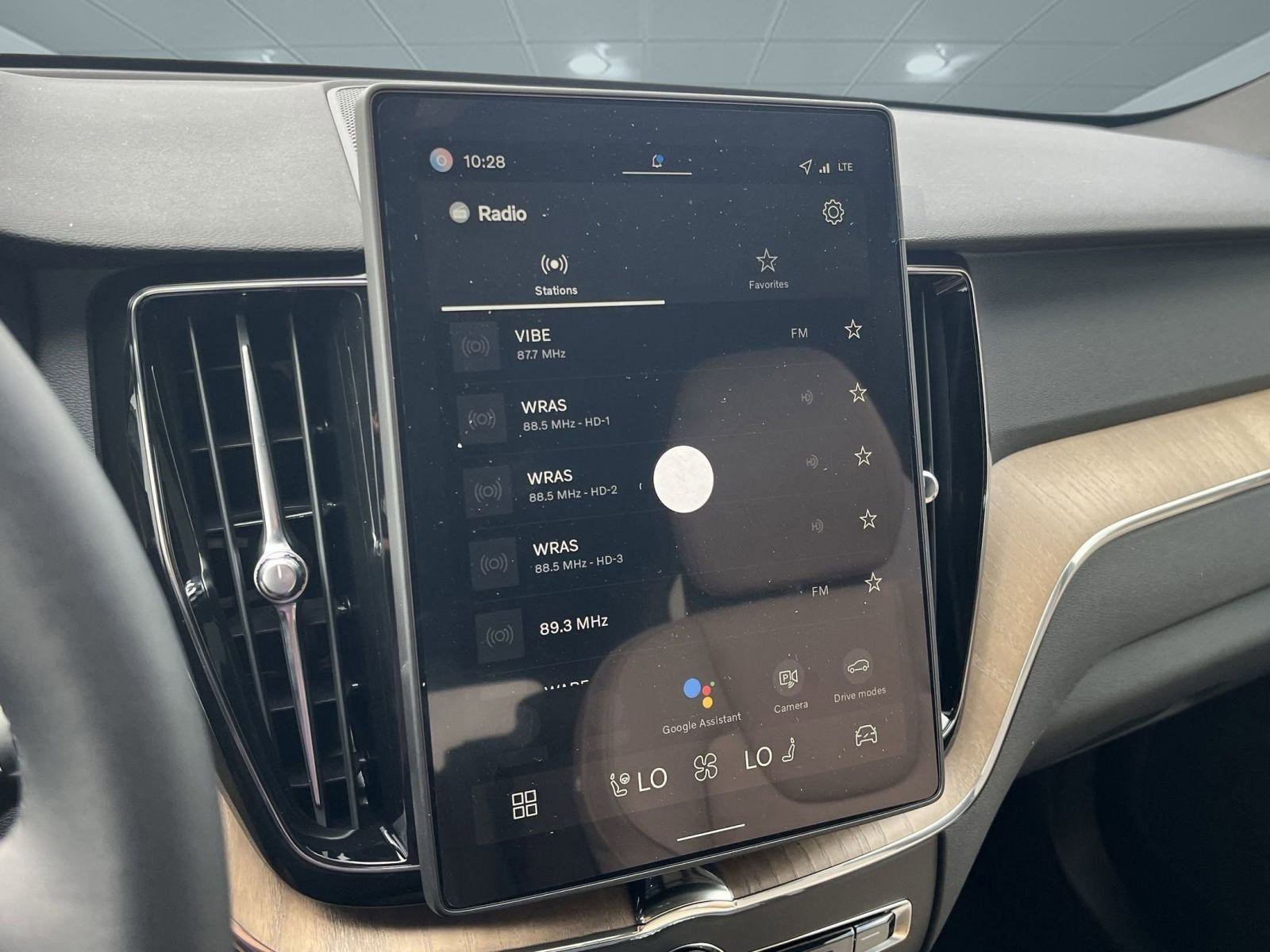 New 2026 Volvo XC60 B5 Plus w/ Protection Package Premier image 32