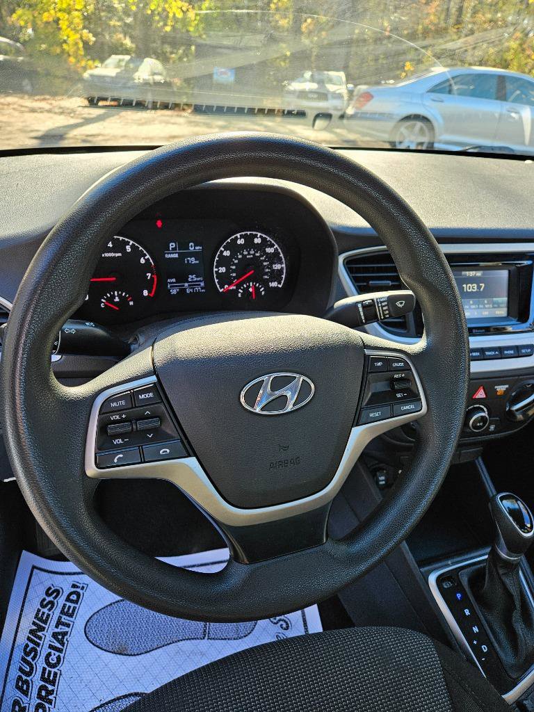 Used 2020 Hyundai Accent SE image 12