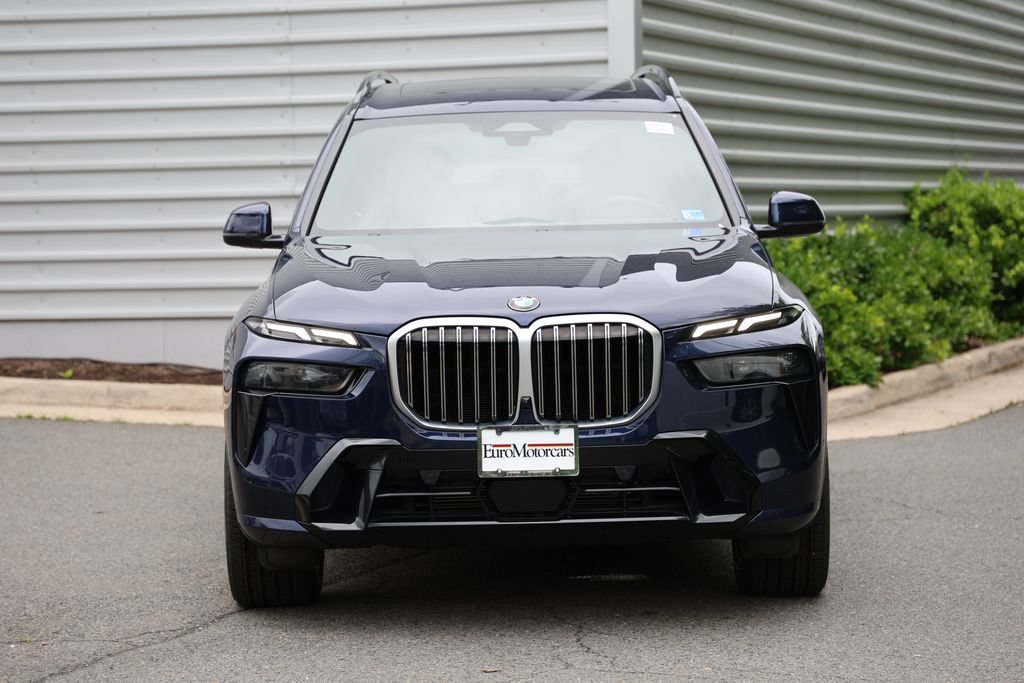 Used 2023 BMW X7 xDrive40i w/ M Sport Package AWD/4WD image 6