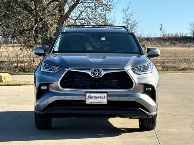 New 2026 Toyota Highlander Limited image 2