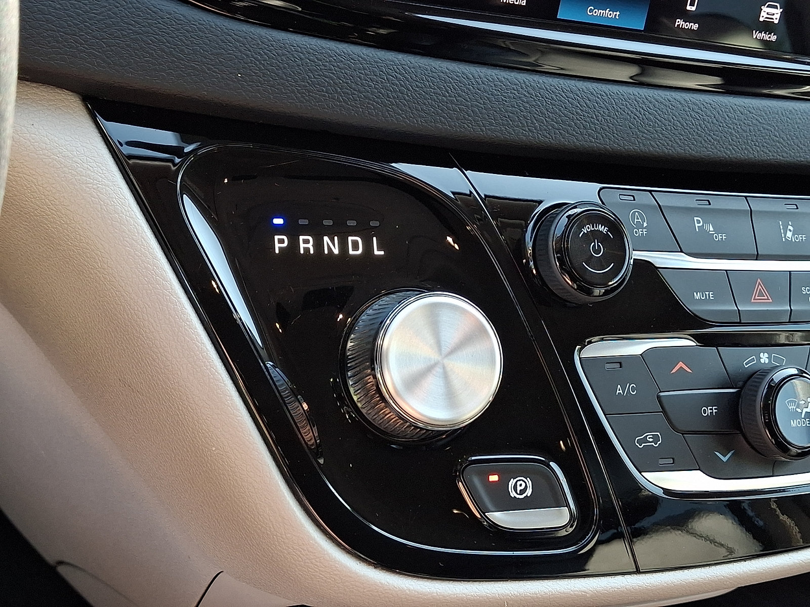 Used 2023 Chrysler Pacifica Touring-L FWD image 15