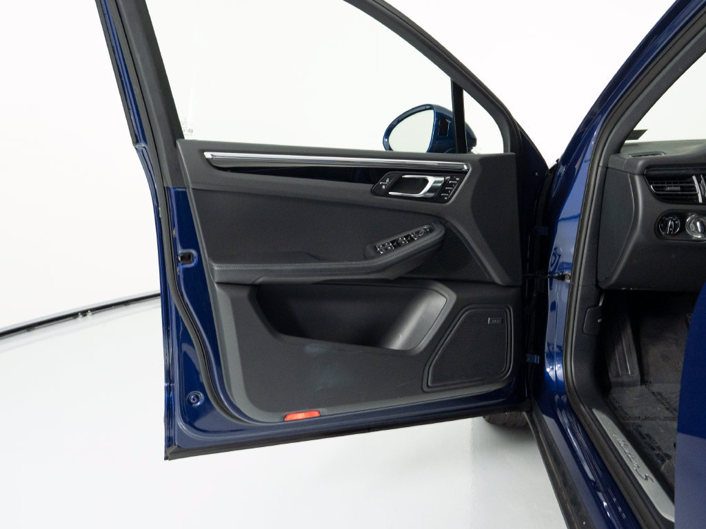 Certified 2026 Porsche Macan S AWD/4WD image 19