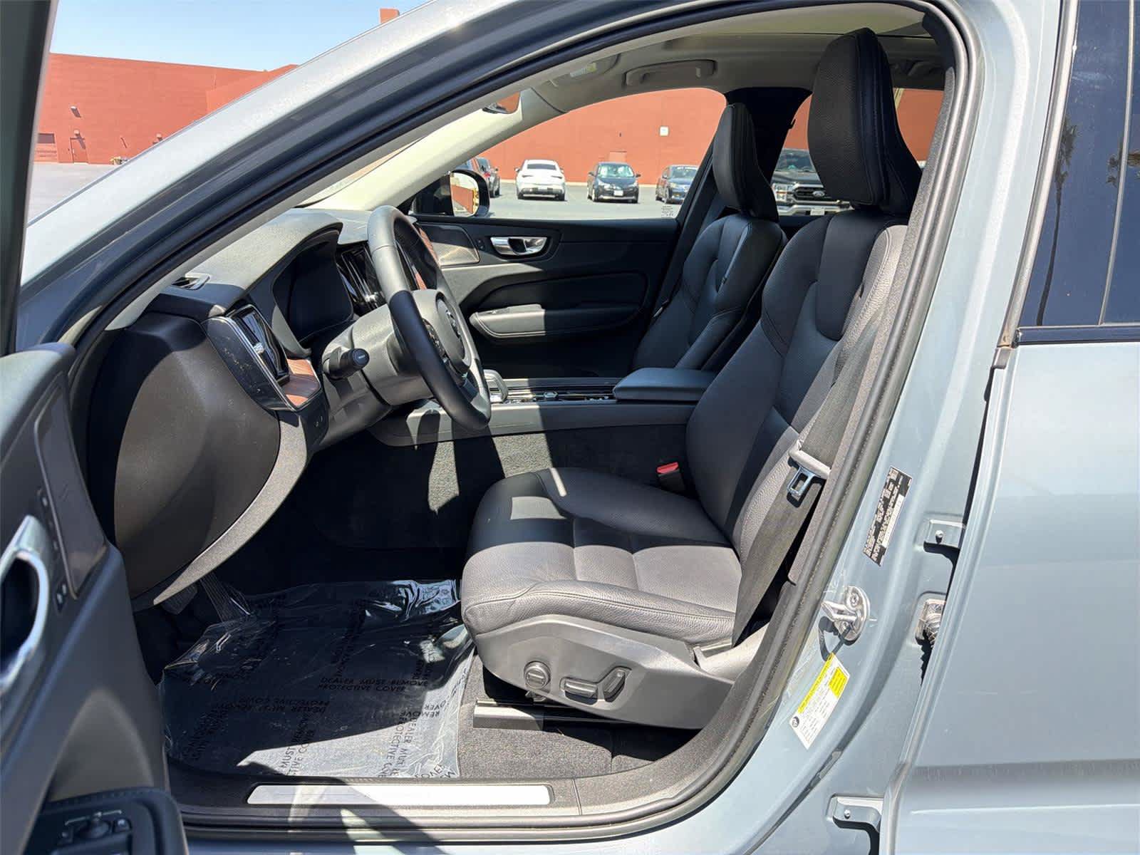 Used 2023 Volvo XC60 T8 Plus w/ Climate Package AWD/4WD image 12