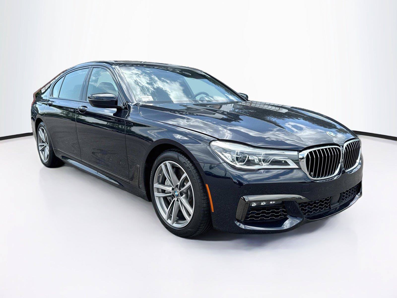Used 2019 BMW 750i w/ Executive Package RWD image 7
