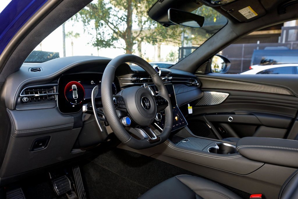 New 2025 Maserati Grecale GT image 20