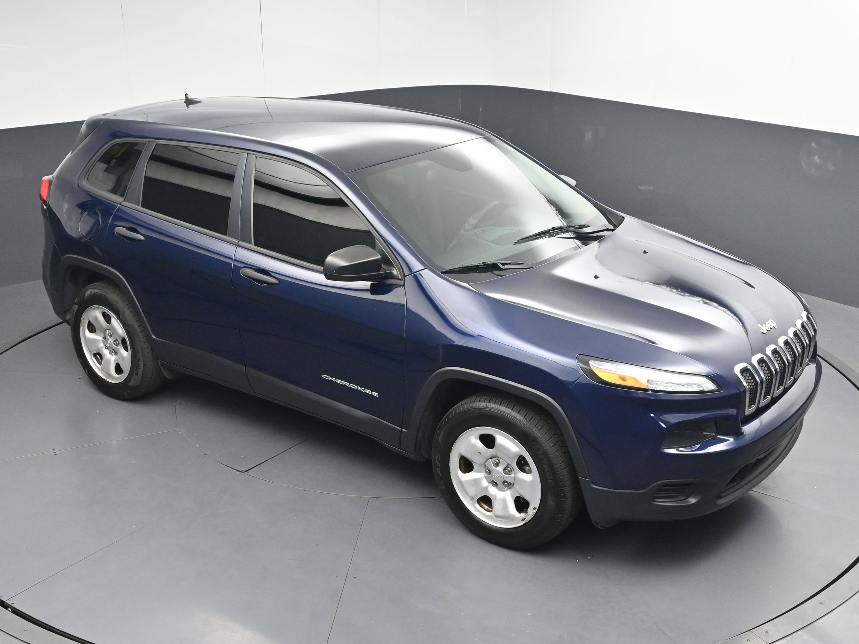 Used 2016 Jeep Cherokee Sport image 29