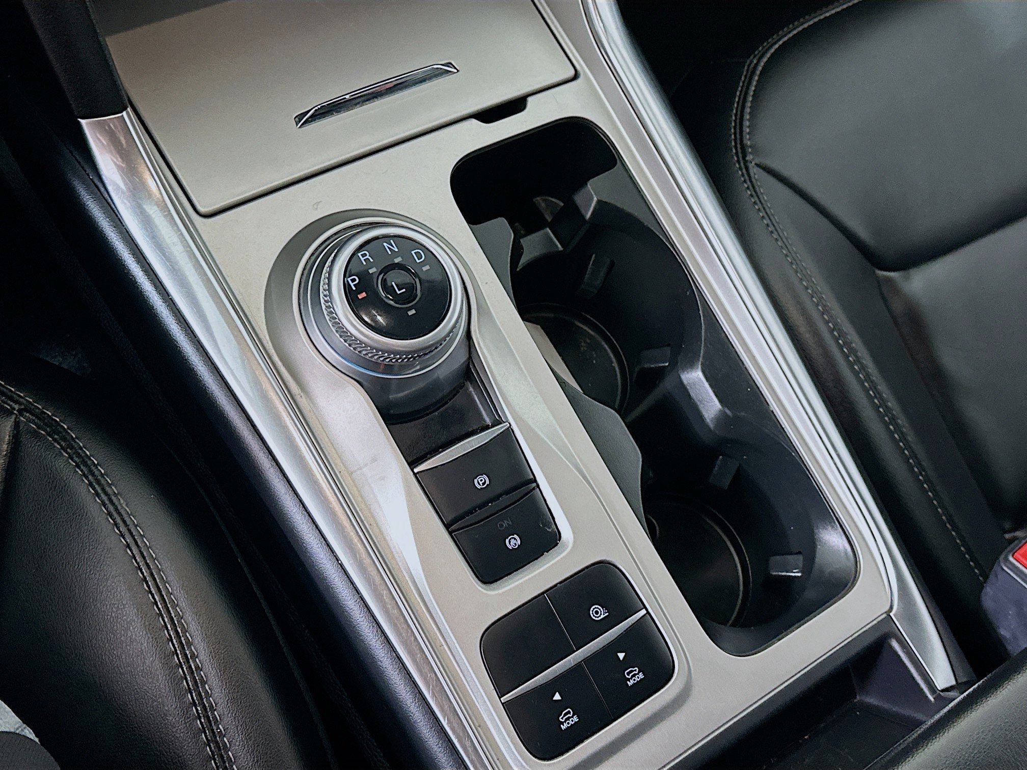 Used 2023 Ford Explorer XLT w/ Equipment Group 202A image 25