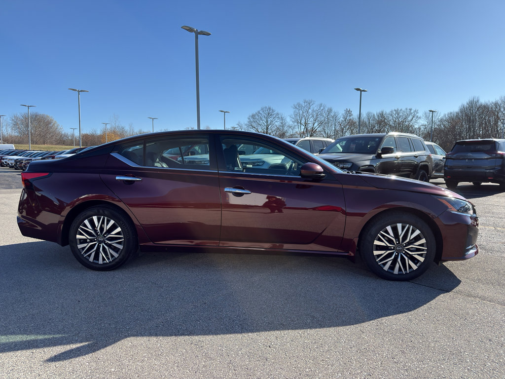 Certified 2024 Nissan Altima 2.5 SV w/ SV Premium Package image 4