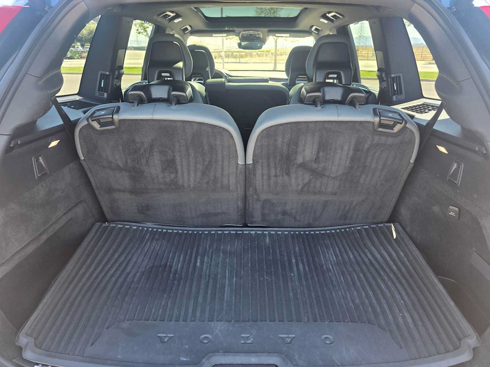 Used 2021 Volvo XC90 T8 Inscription w/ Advanced Package AWD/4WD image 14