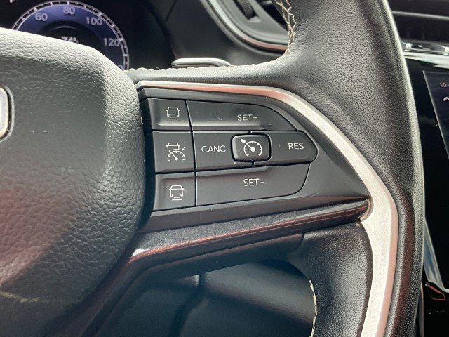 Used 2022 Jeep Grand Cherokee L Laredo w/ Luxury Tech Group I image 17
