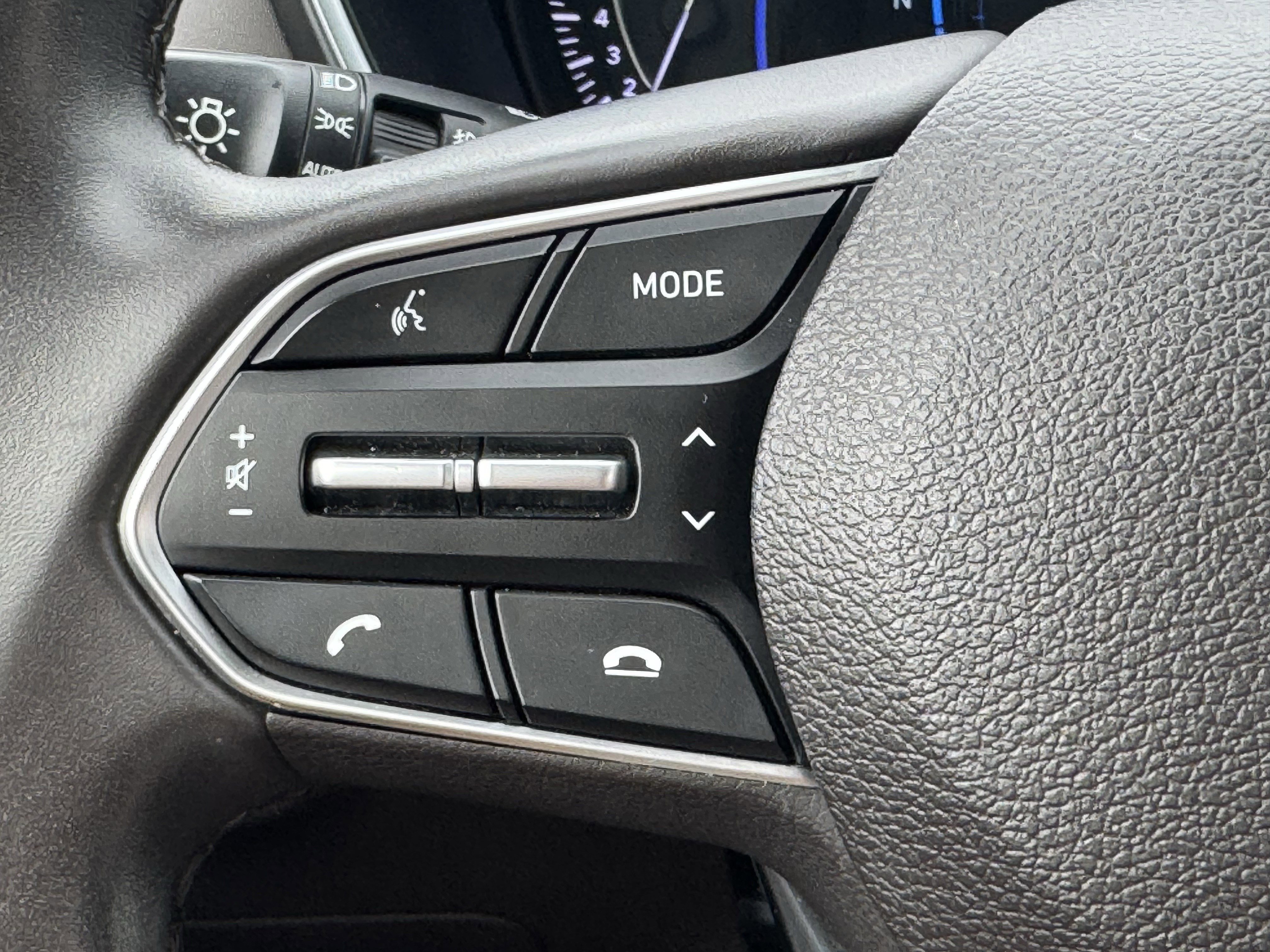 Used 2019 Hyundai Santa Fe Limited image 16