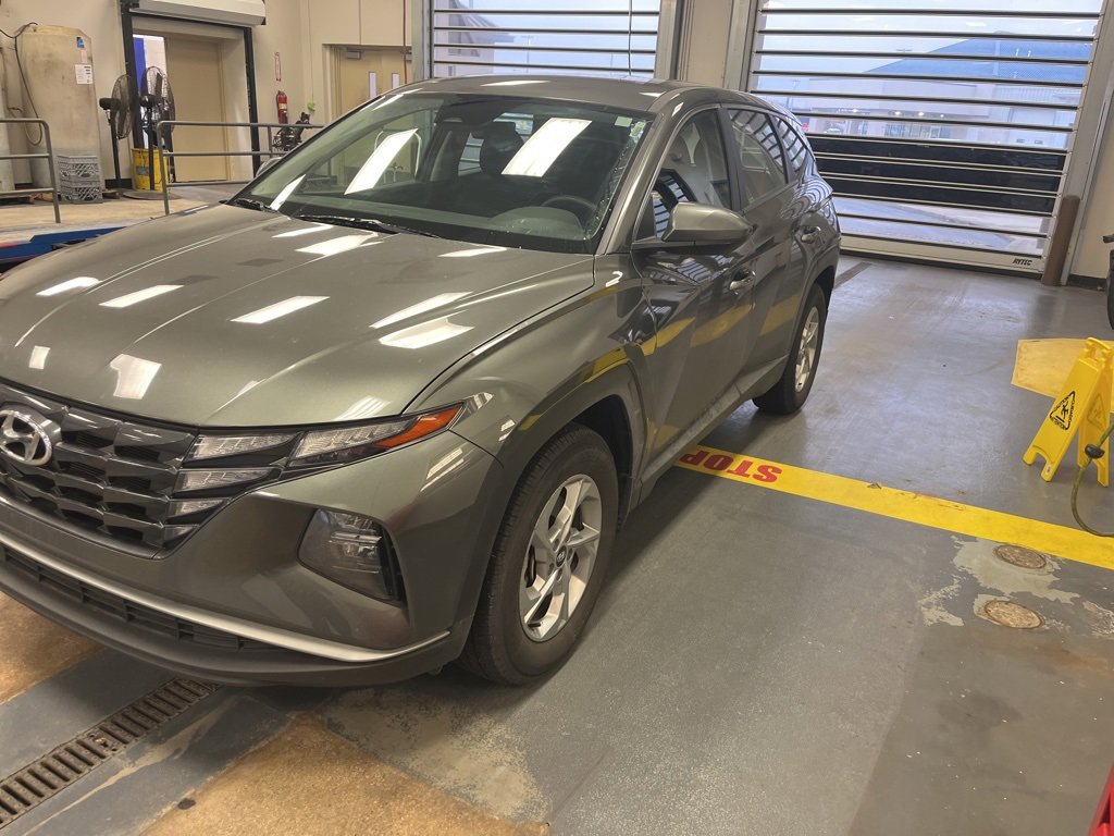 Used 2023 Hyundai Tucson SE image 2