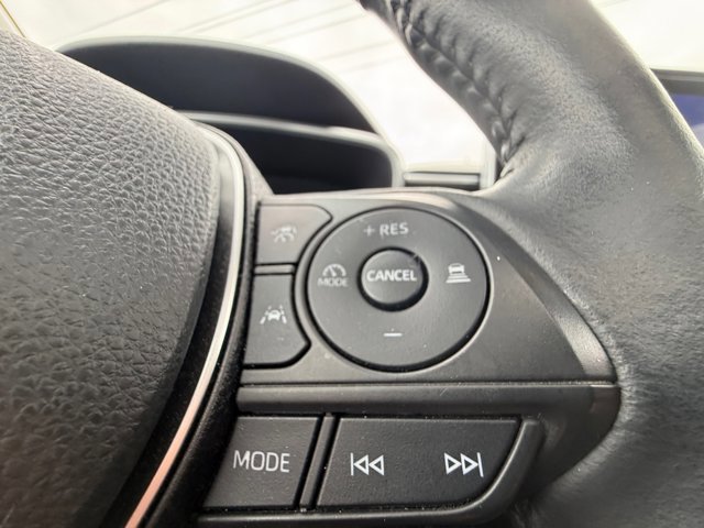 Used 2023 Toyota Corolla Cross XLE w/ Convenience Package image 20