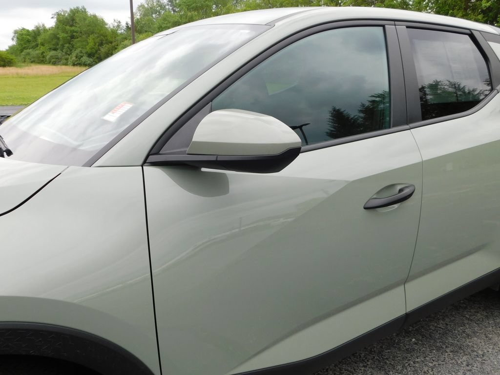 Used 2025 Hyundai Santa Cruz SE FWD image 13
