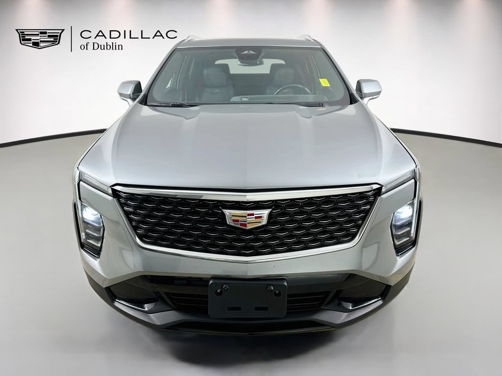 Used 2024 Cadillac XT4 Premium Luxury FWD image 2