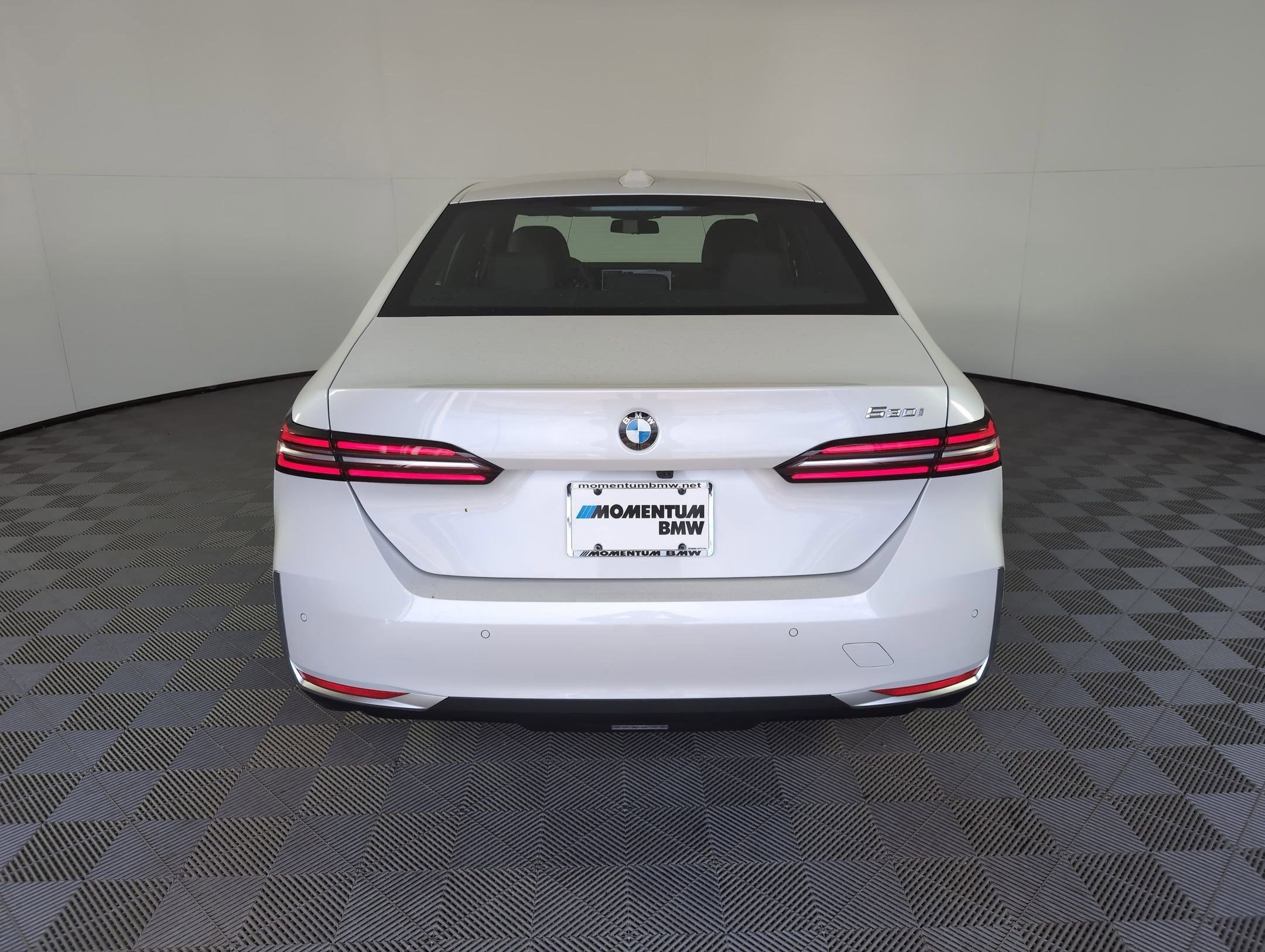 Used 2026 BMW 530i w/ Premium Package image 8