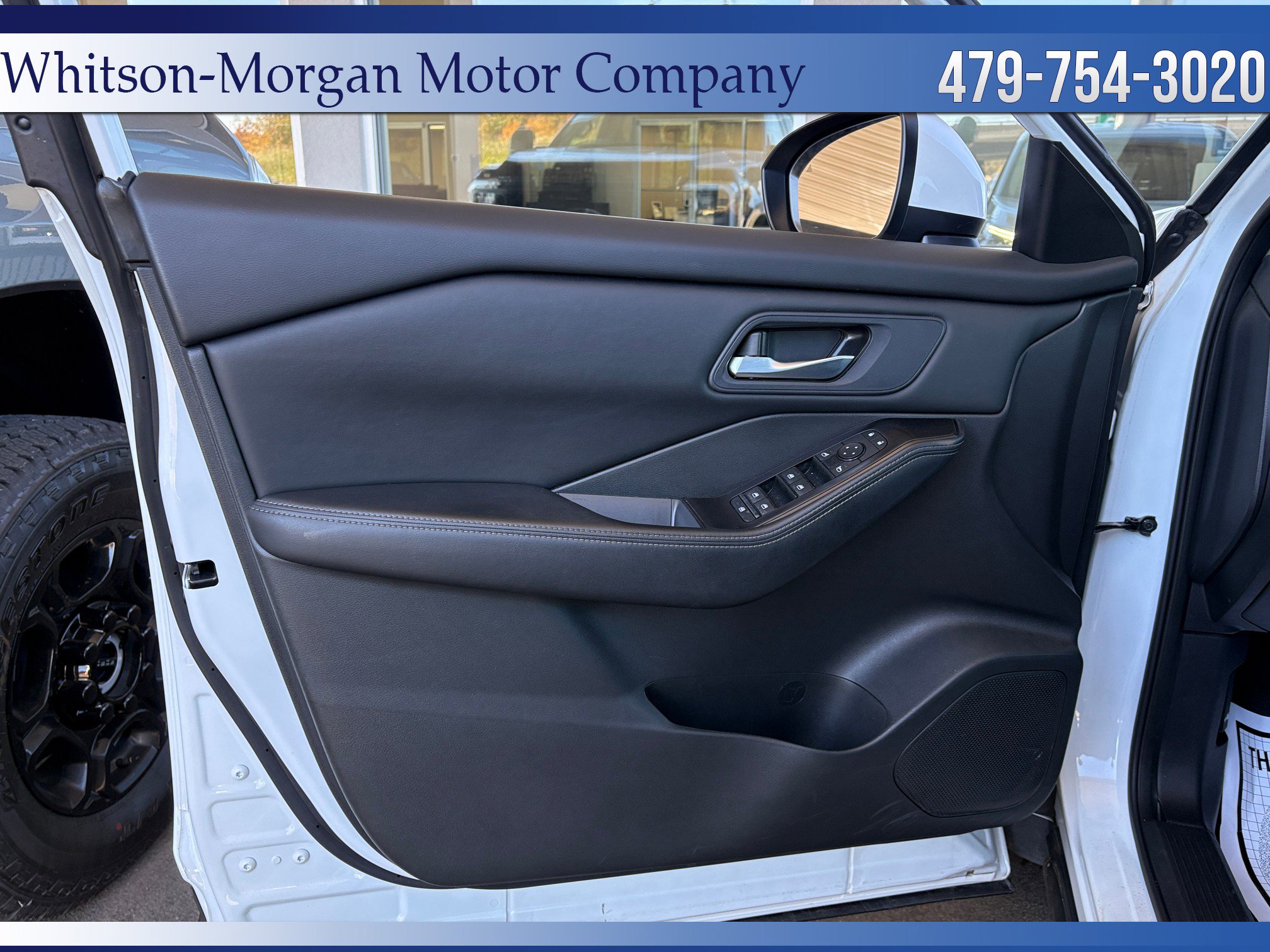 Used 2024 Nissan Rogue SV image 11