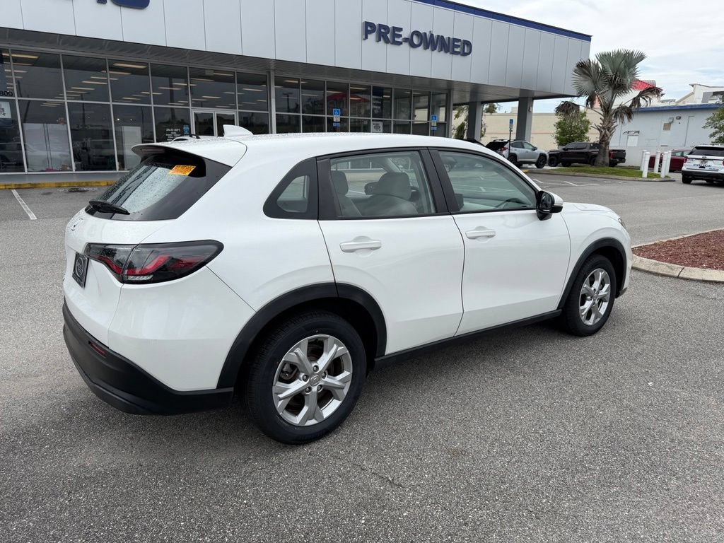 Used 2023 Honda HR-V LX image 4