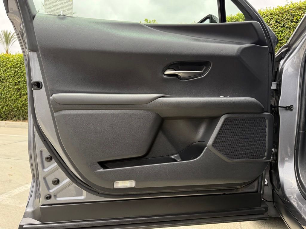 Used 2019 Lexus UX 200 w/ Premium Package FWD image 26