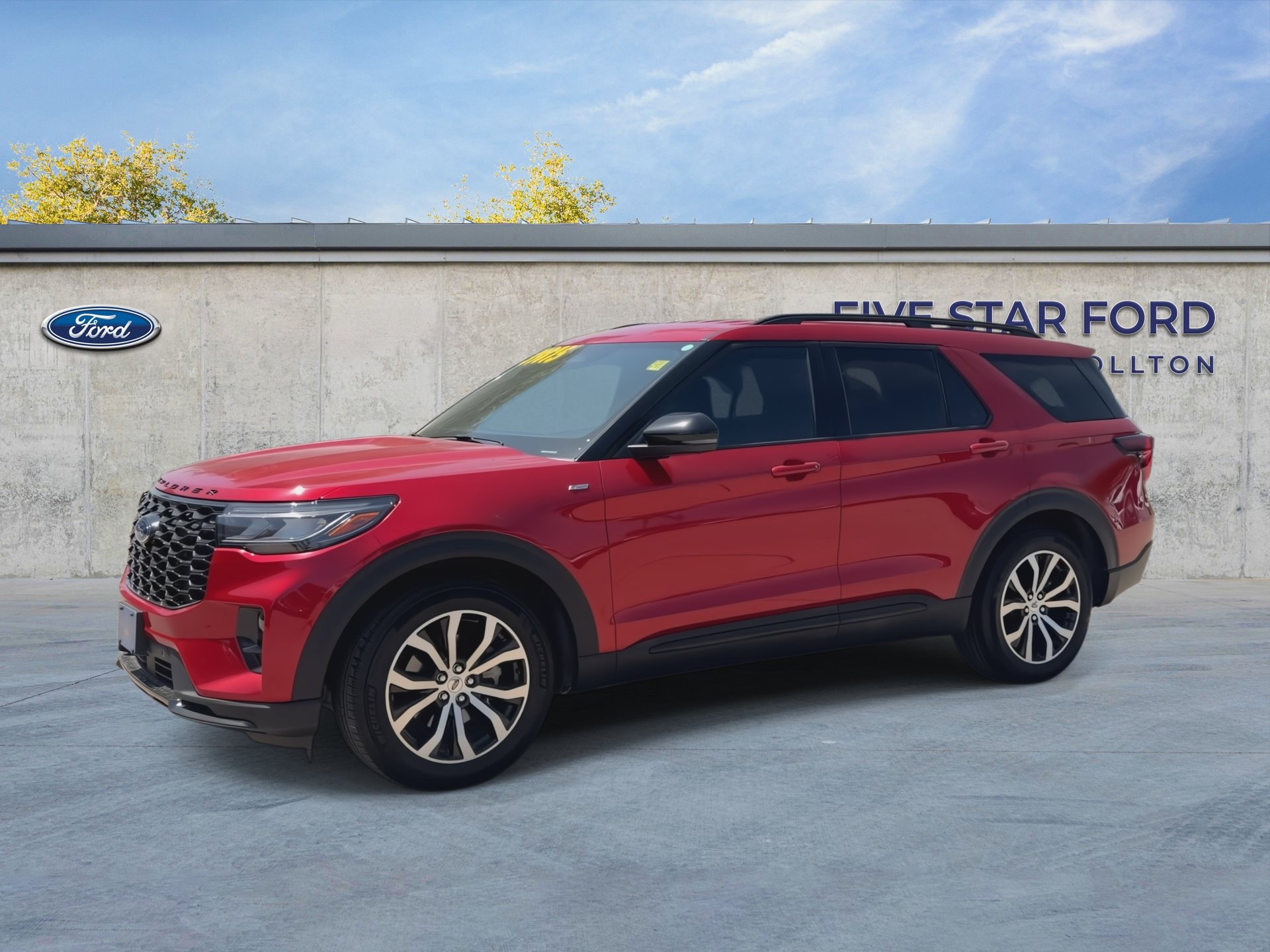Certified 2025 Ford Explorer ST-Line w/ Premium Package RWD image 4