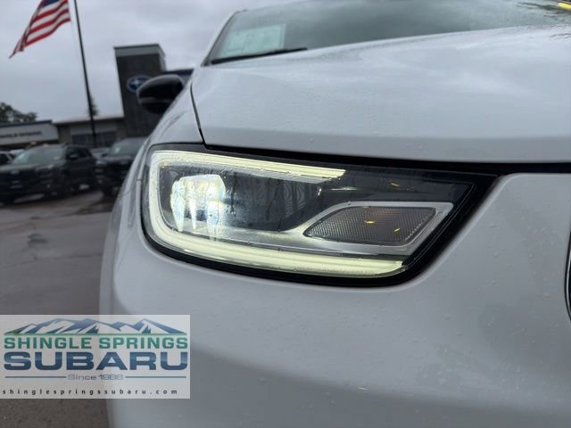 Used 2024 Chrysler Pacifica Touring-L FWD image 11