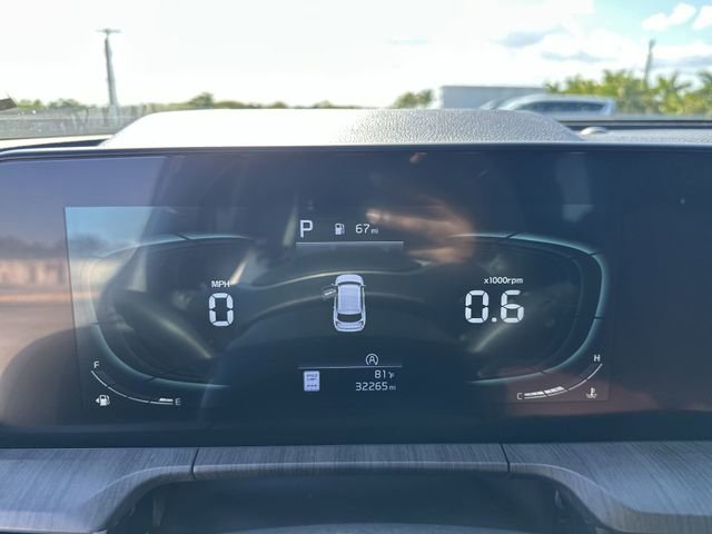 Used 2024 Kia Telluride EX w/ EX Captain's Chair Package image 26