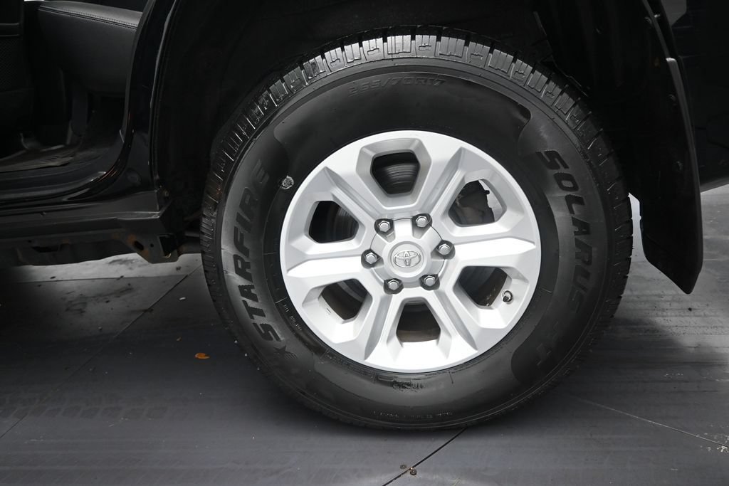 Used 2021 Toyota 4Runner SR5 Premium w/ Moonroof Package AWD/4WD image 46
