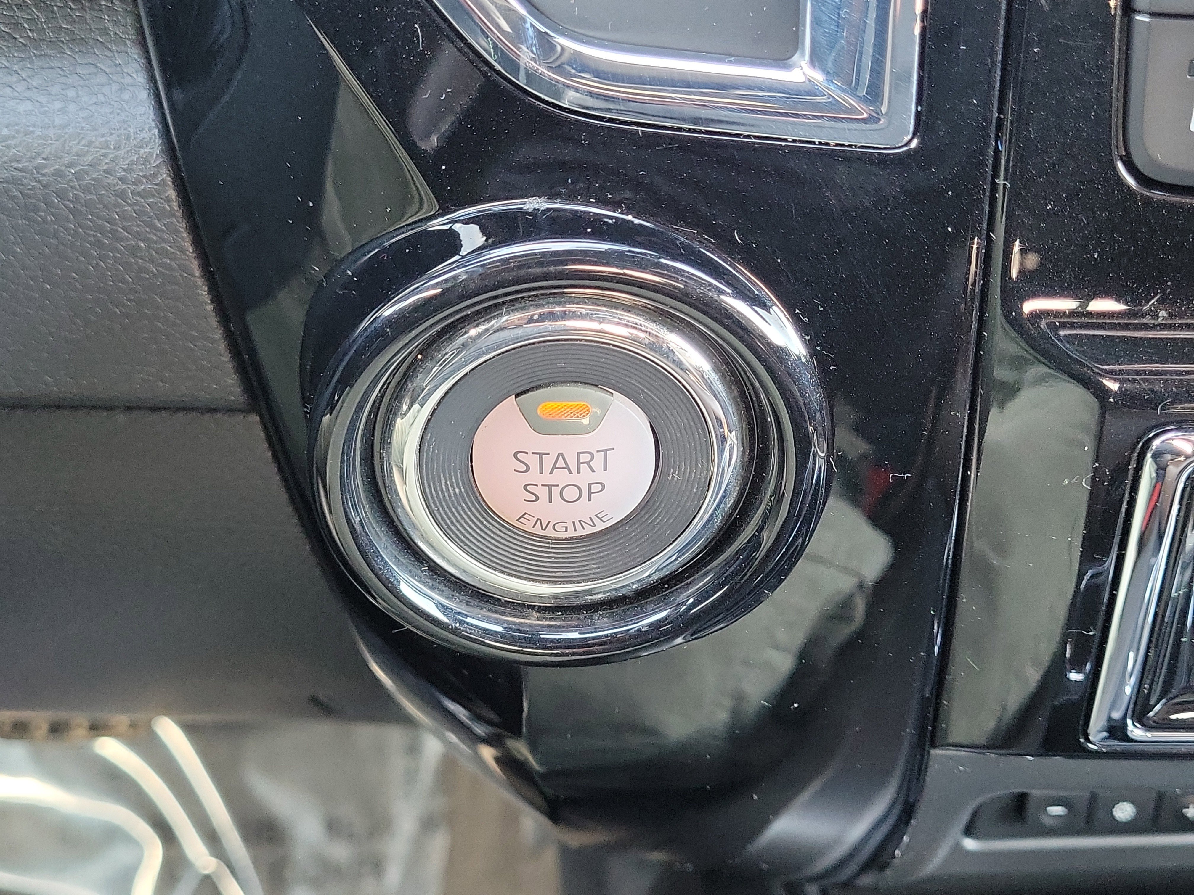 Used 2020 Nissan Titan Platinum Reserve w/ Moonroof Package image 18