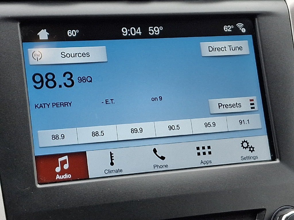 Used 2017 Ford Fusion SE FWD image 17