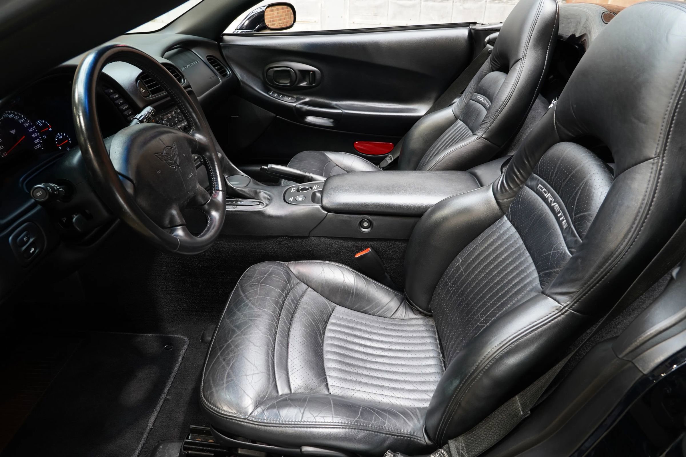 Used 2004 Chevrolet Corvette Convertible w/ Preferred Equipment Group image 21