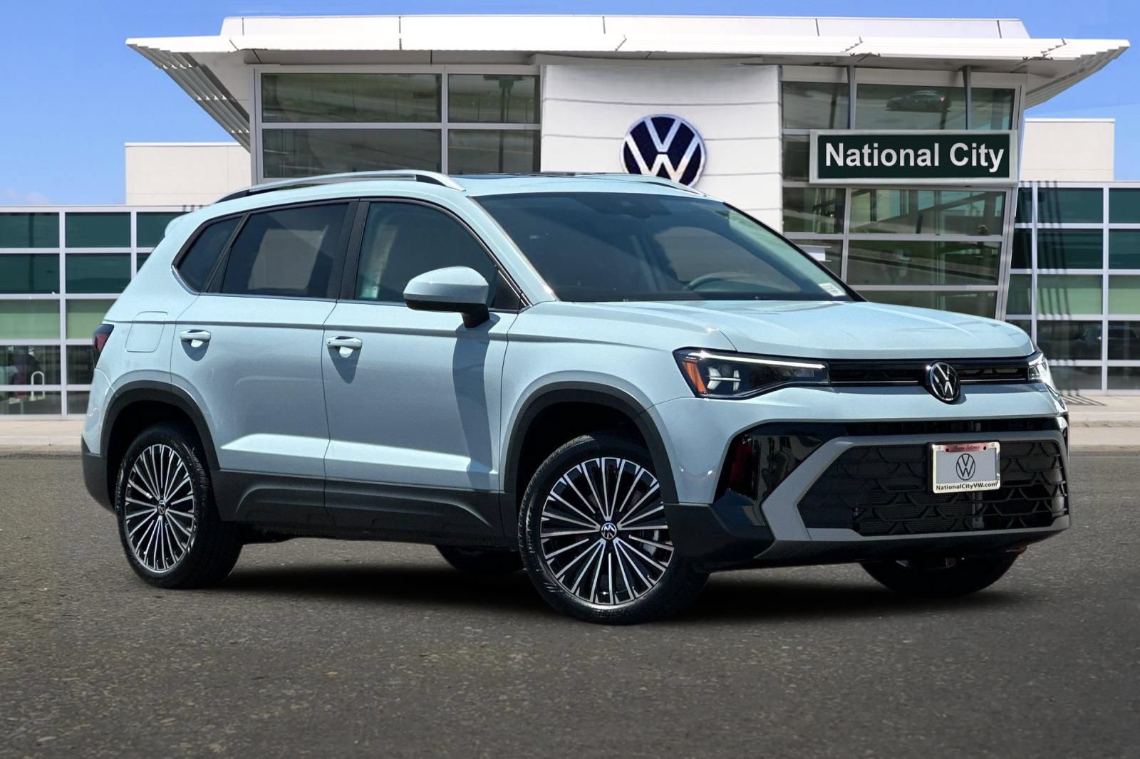 New 2026 Volkswagen Taos SE FWD image 2