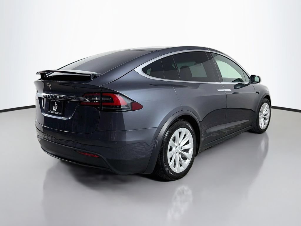 Used 2018 Tesla Model X 75D AWD/4WD image 5