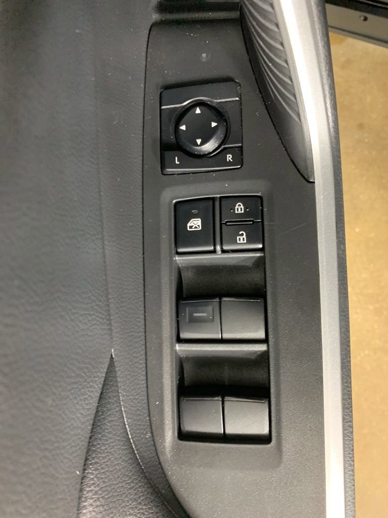 Used 2023 Toyota RAV4 LE image 17