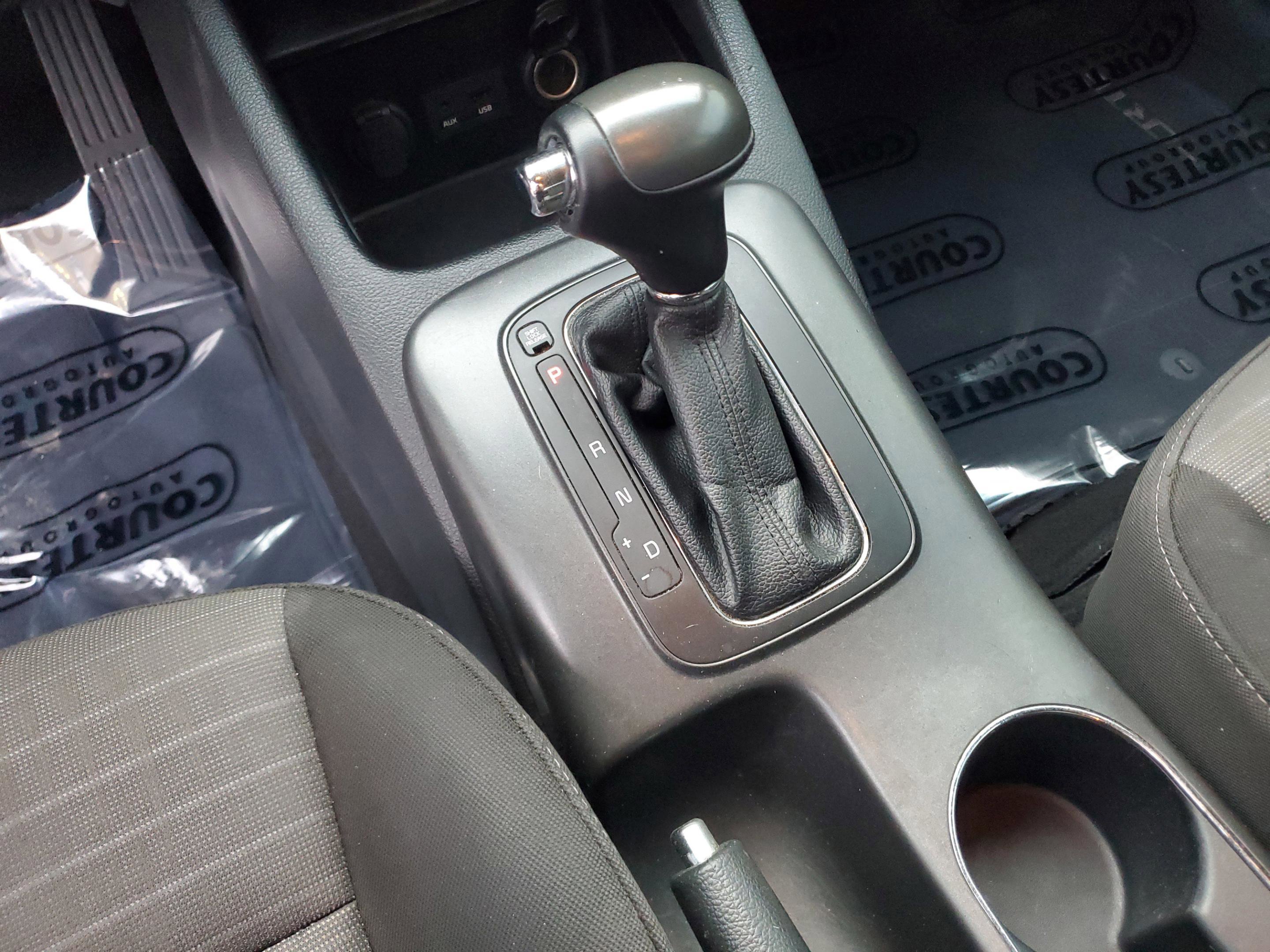 Used 2015 Kia Forte EX image 26