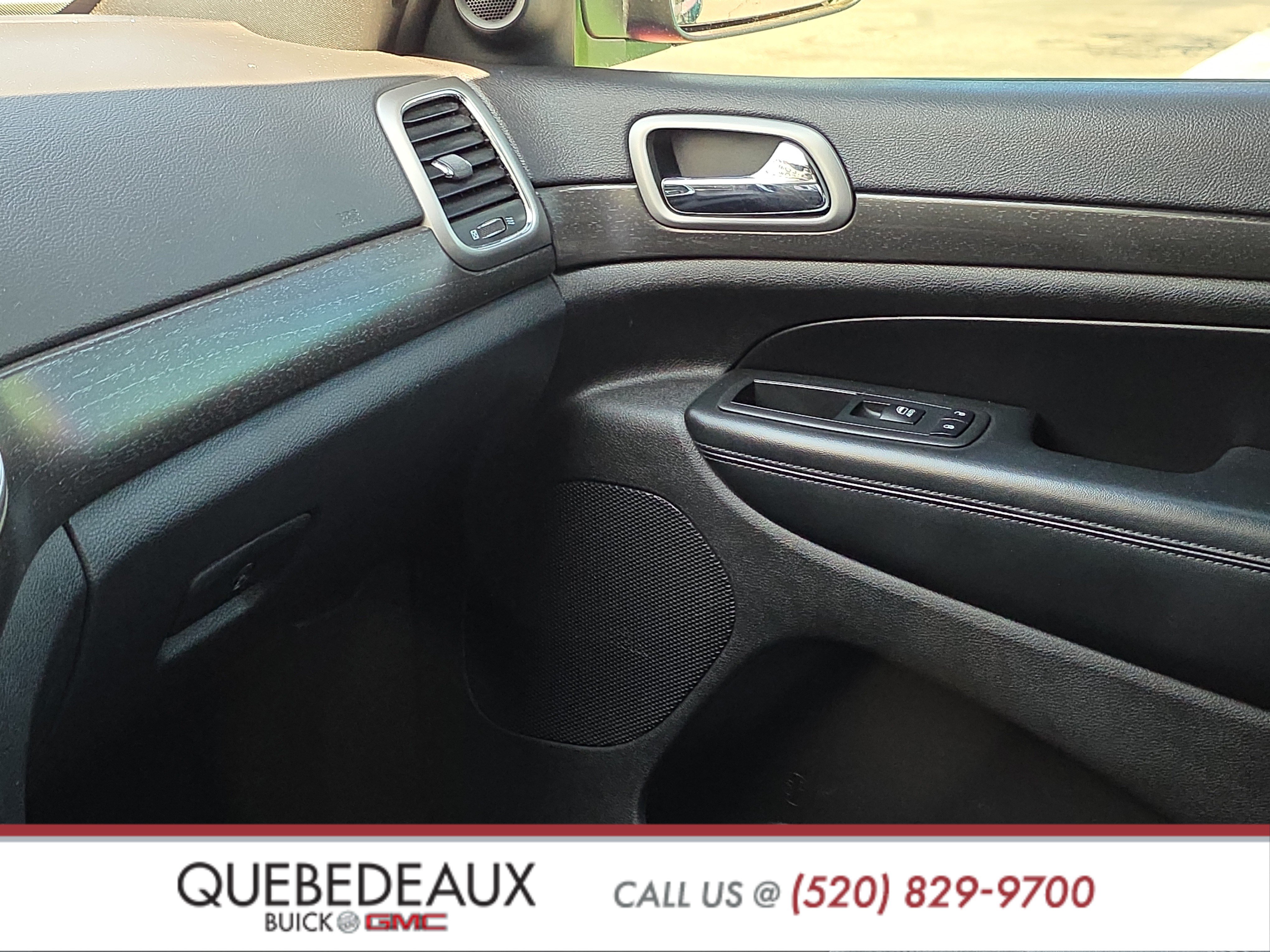 Used 2018 Jeep Grand Cherokee Altitude RWD image 14