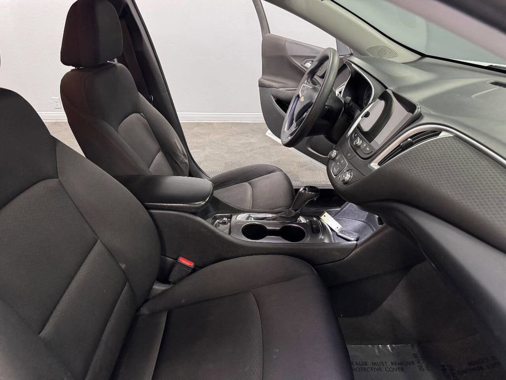 Used 2019 Chevrolet Malibu LS image 57